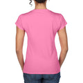 Azalée - Pack Shot - Gildan - T-shirt à manches courtes et col en V - Femme