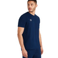Bleu marine - Blanc - Pack Shot - Umbro - T-shirt CLUB LEISURE - Homme